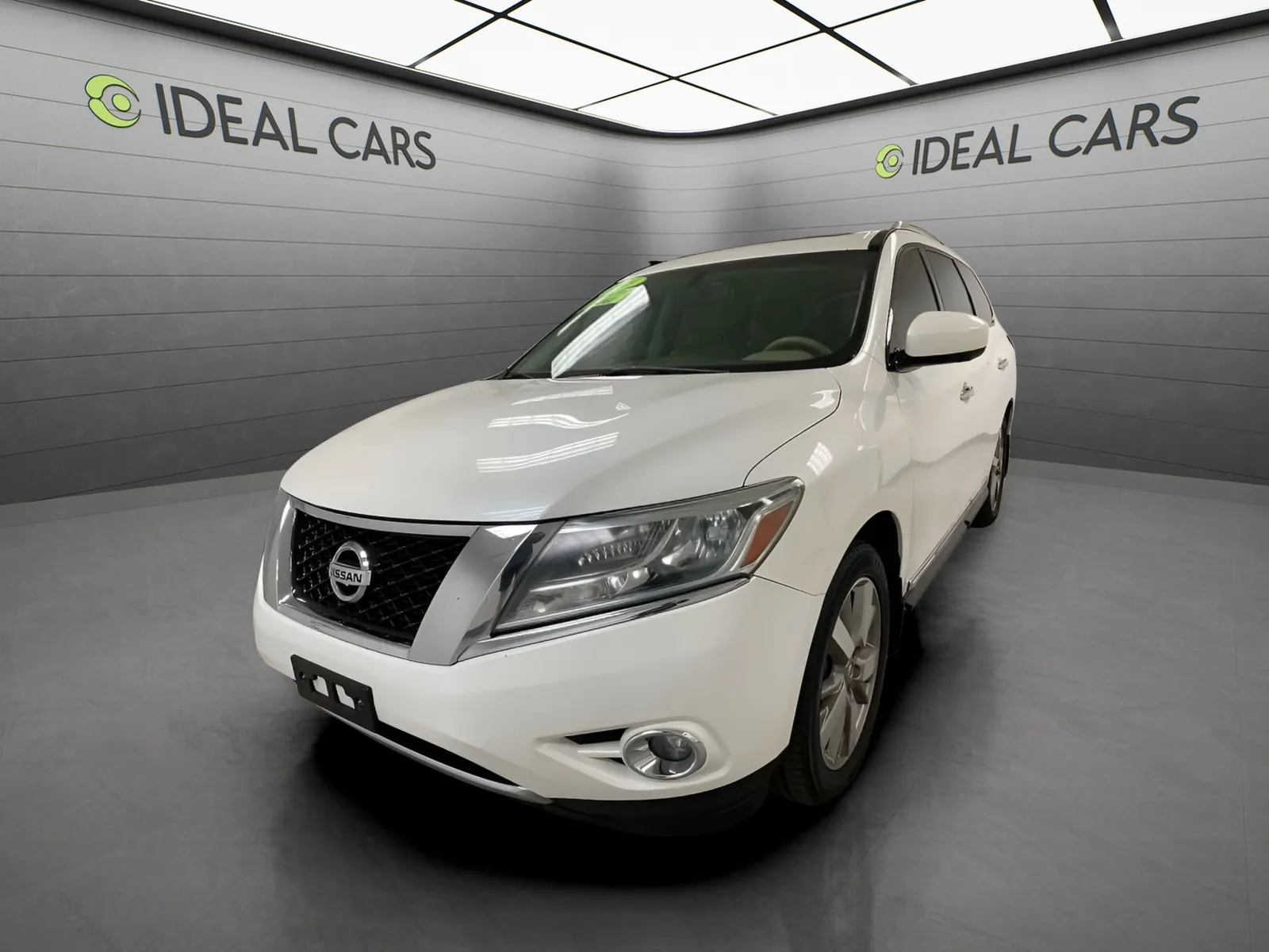 White 2015 Nissan Pathfinder Platinum for sale in Apache Junction, AZ