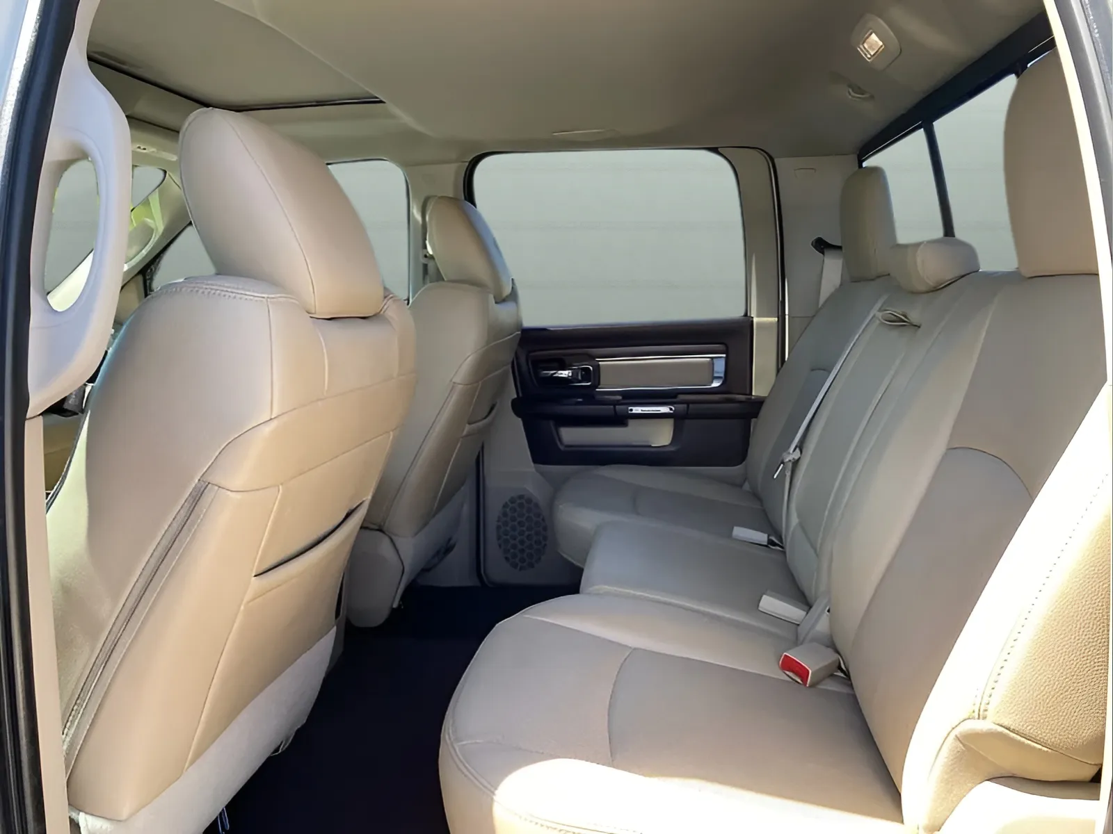 2016 RAM Ram 1500 Pickup Laramie - Photo 11