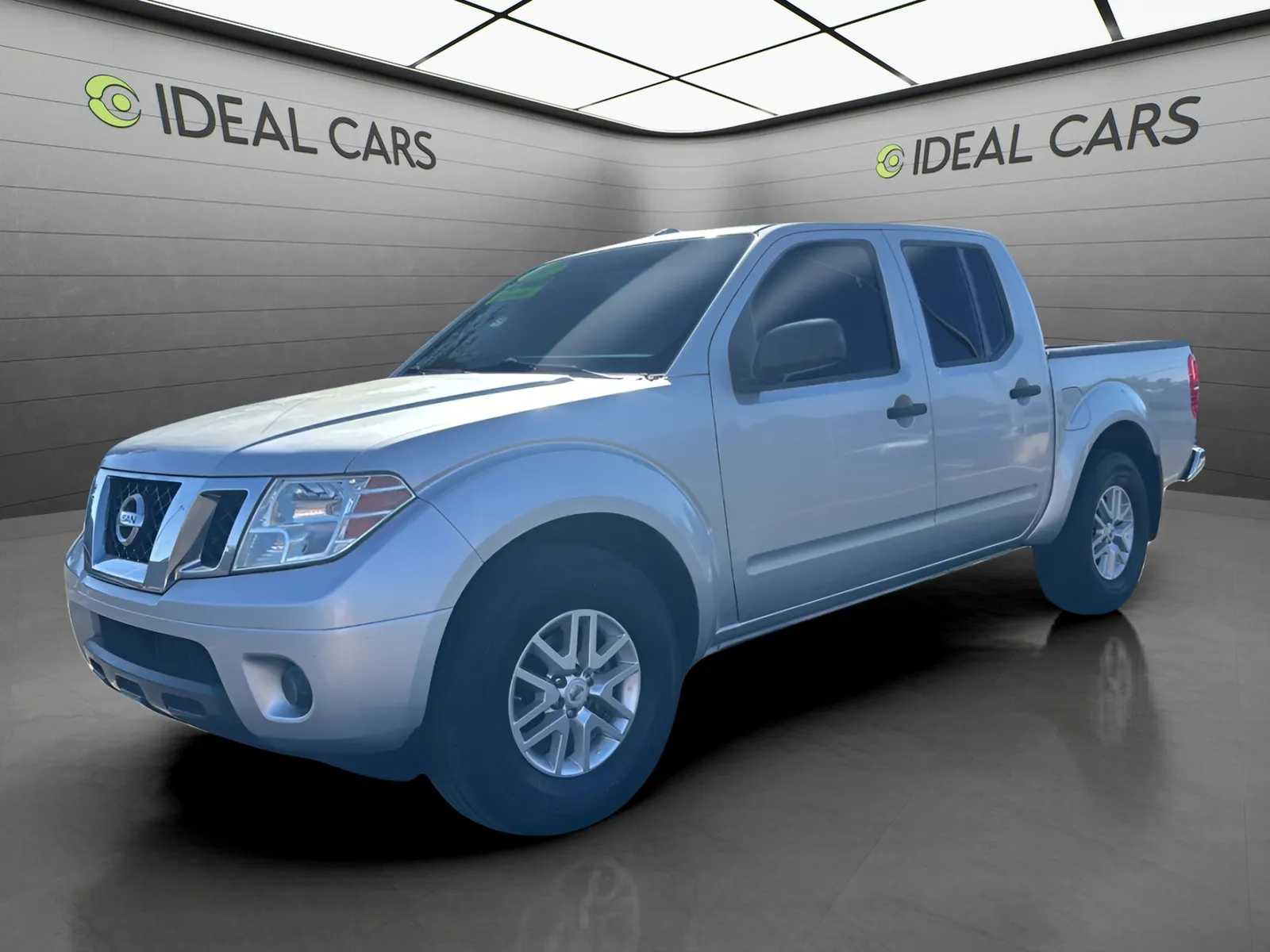Silver 2017 Nissan Frontier SV V6 for sale in Apache Junction, AZ