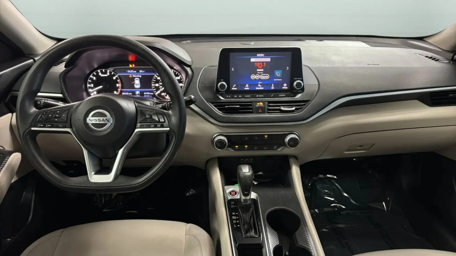 Nissan Altima photo 9