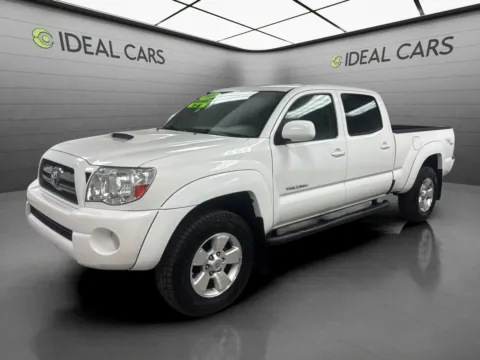 White 2009 Toyota Tacoma PreRunner V6 for sale in Apache Junction, AZ