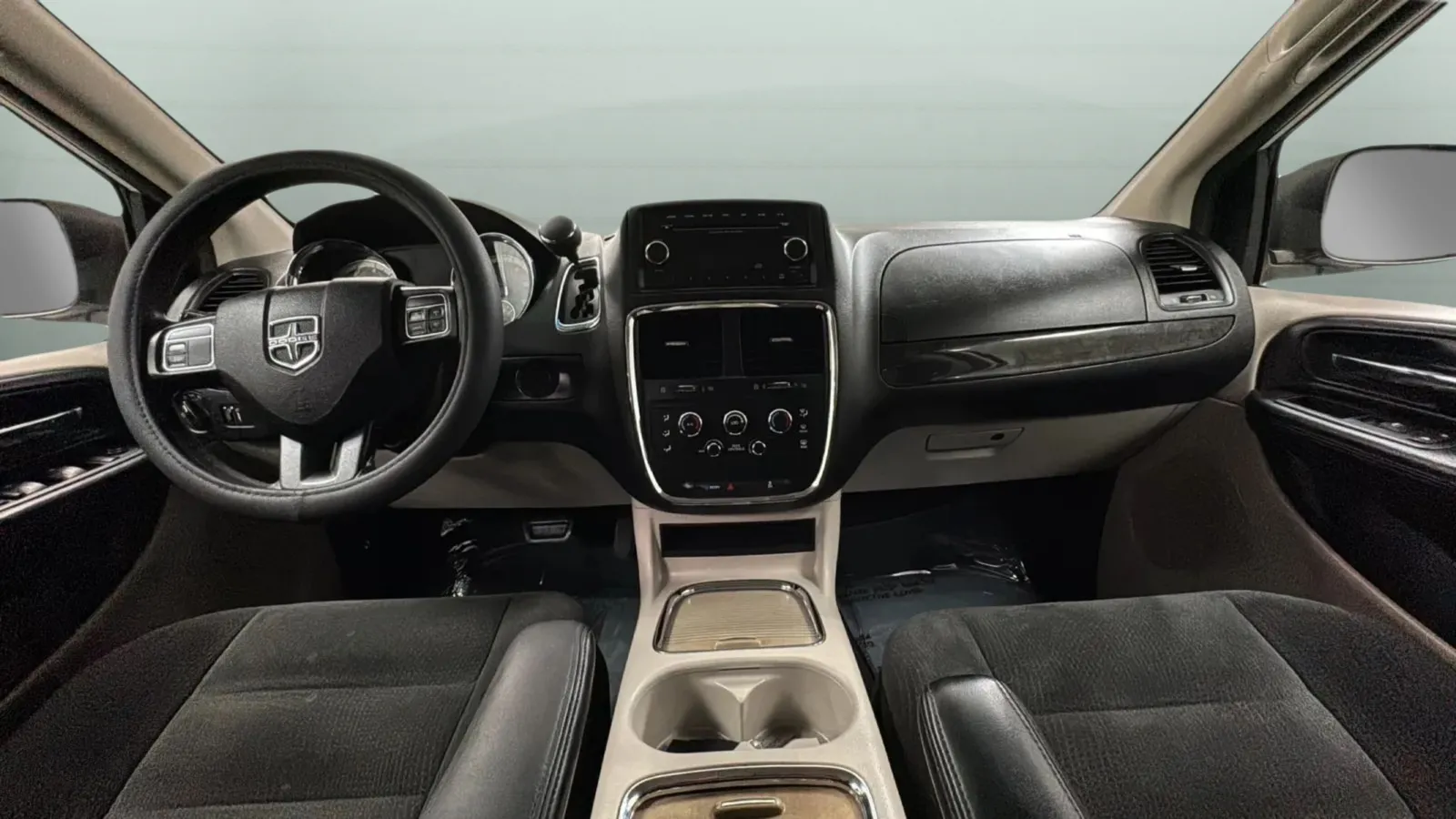 Dodge Grand Caravan photo 9