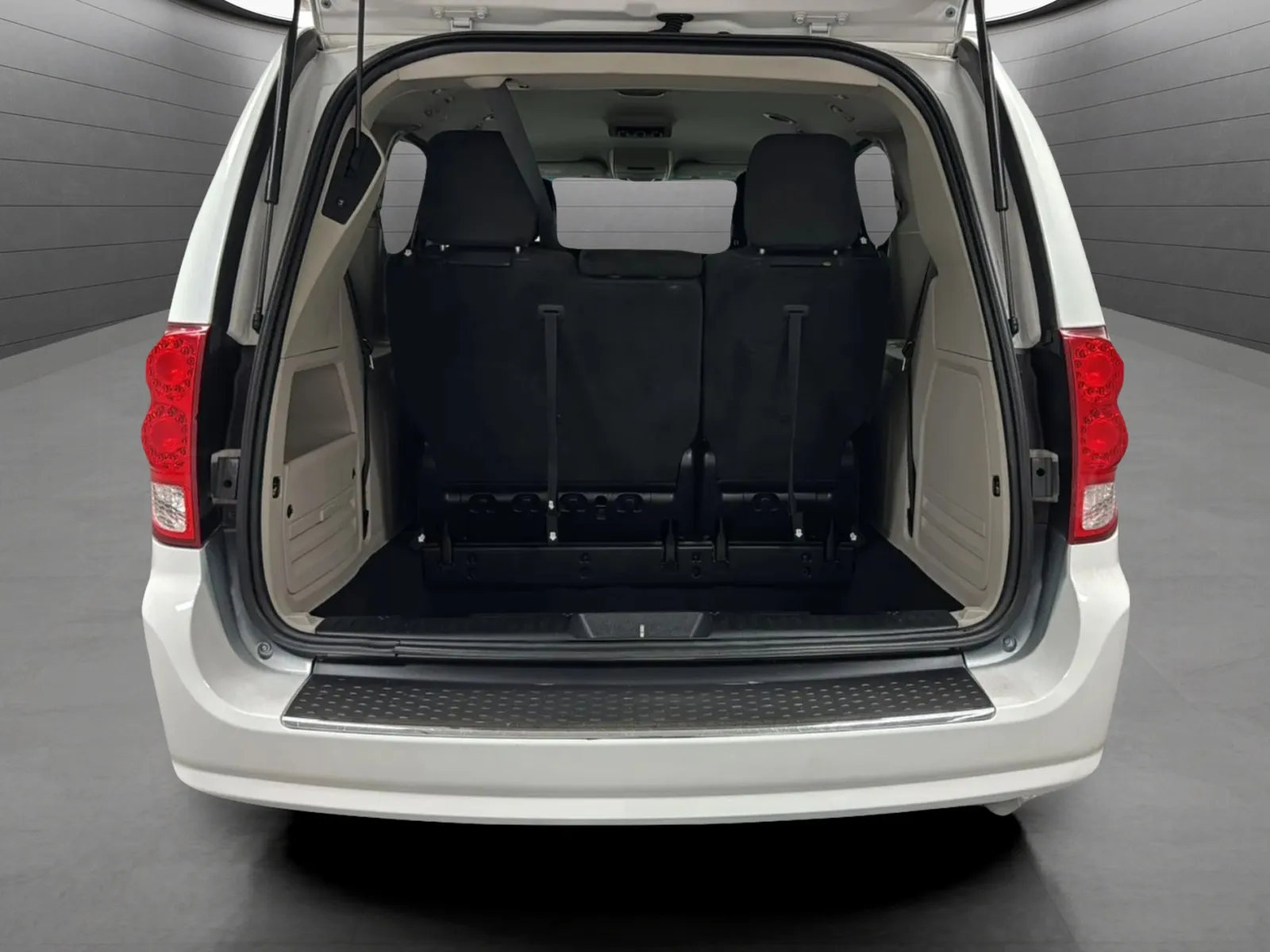 Dodge Grand Caravan photo 18