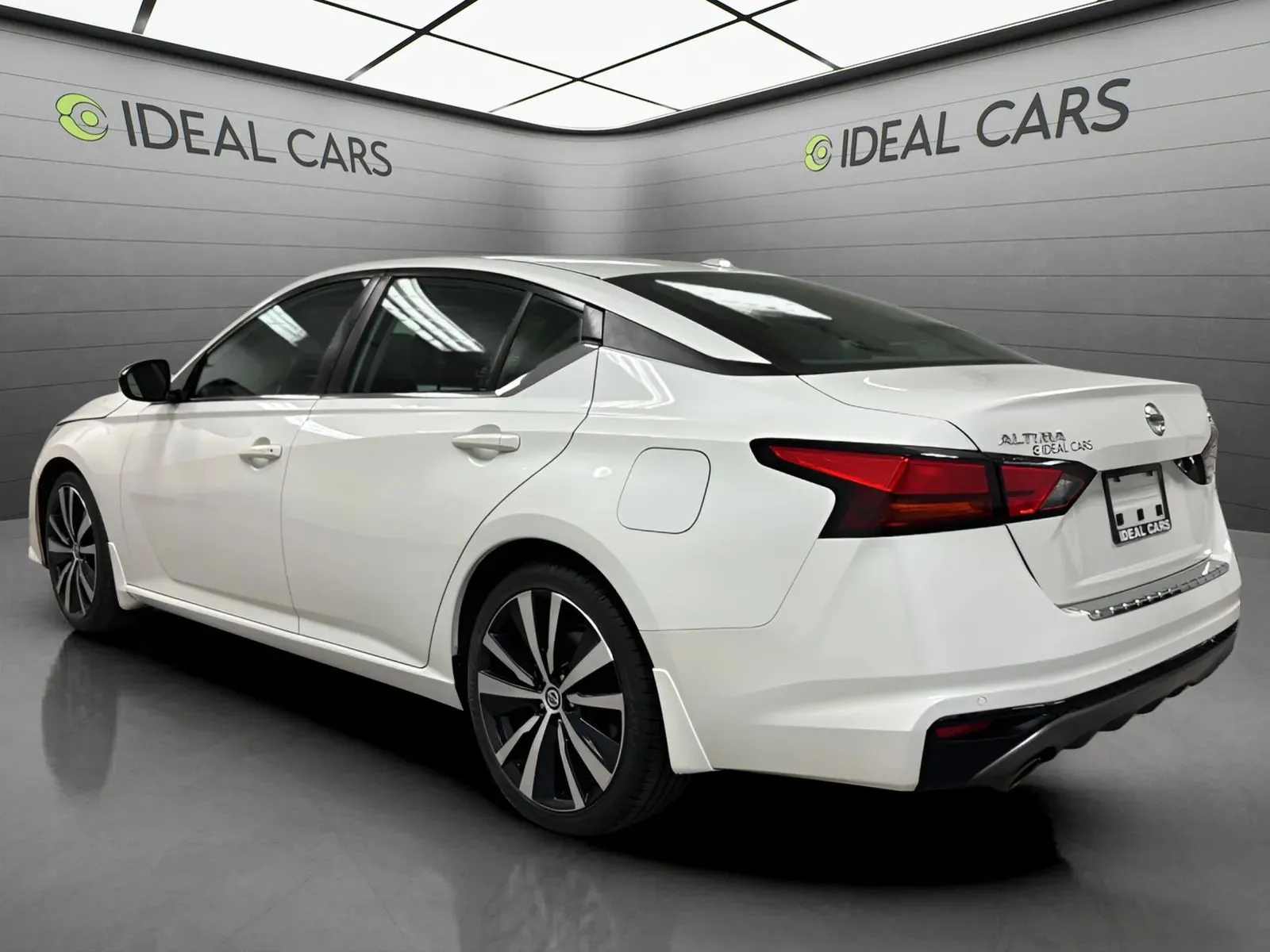 Nissan Altima photo 7