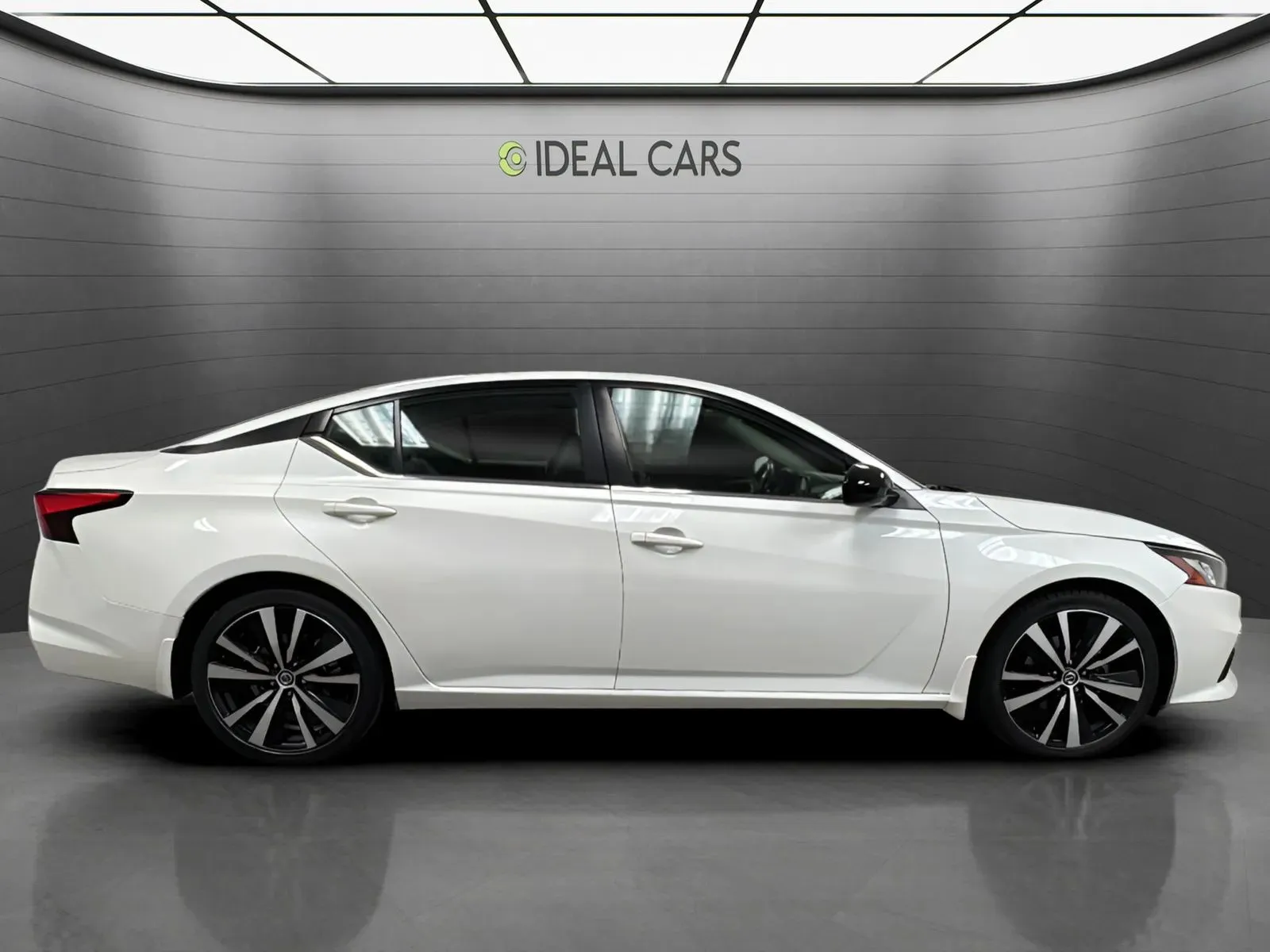 Nissan Altima photo 4
