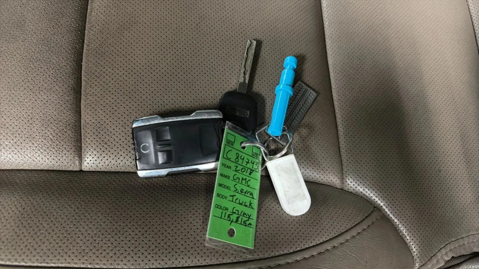 GMC Sierra photo 23