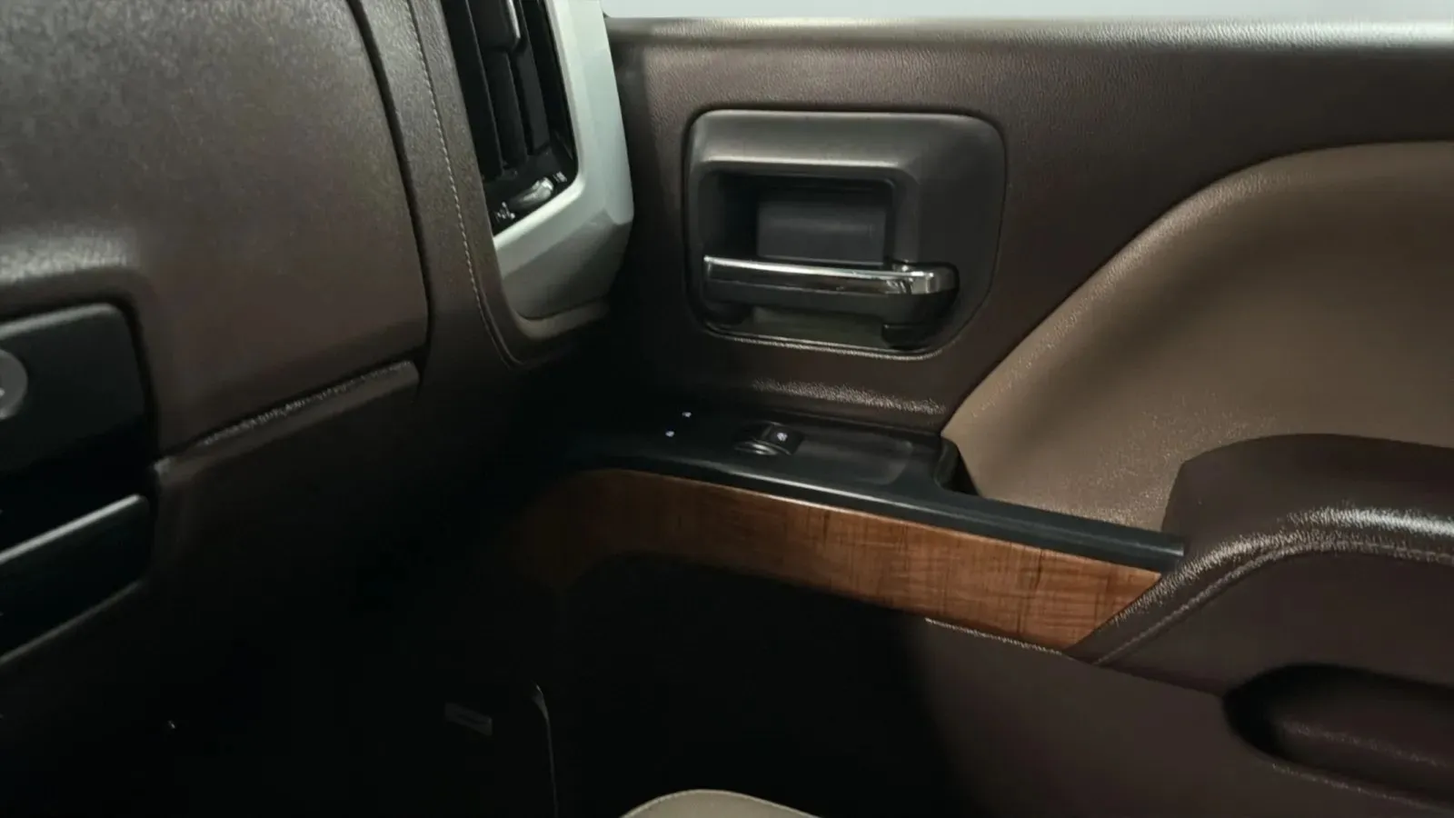 GMC Sierra photo 17