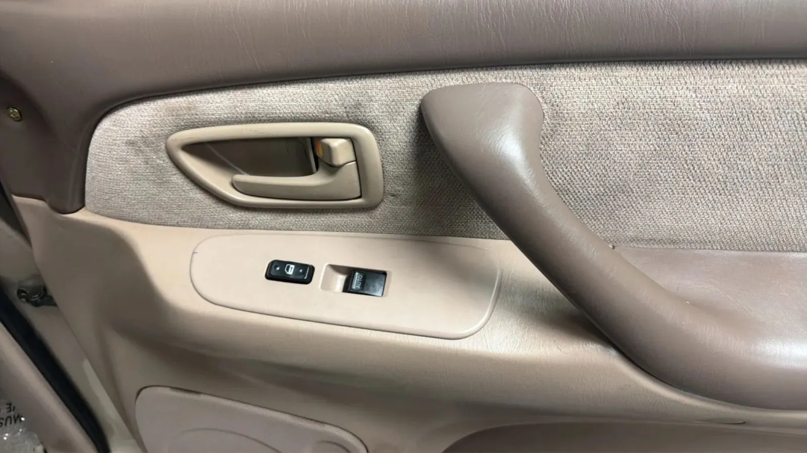 Toyota Sequoia photo 16