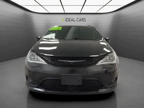 Photos of 2019 Chrysler Pacifica Limited for sale in Apache Junction, AZ at Ideal Cars - Apache Junction