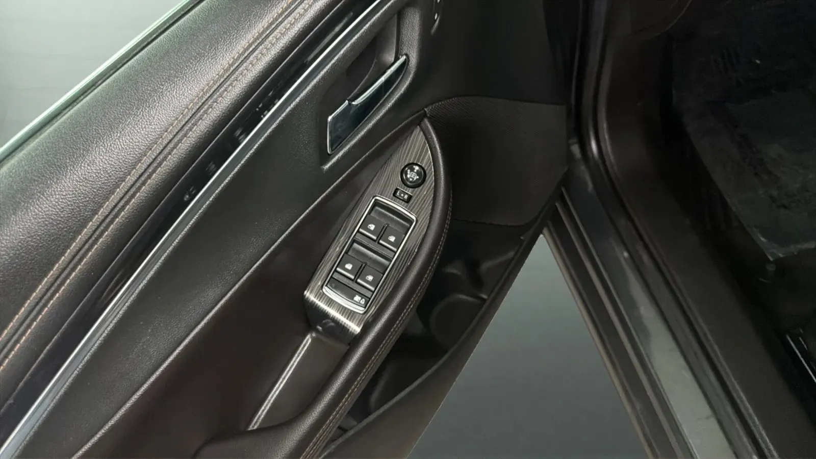 Chevrolet Impala photo 17