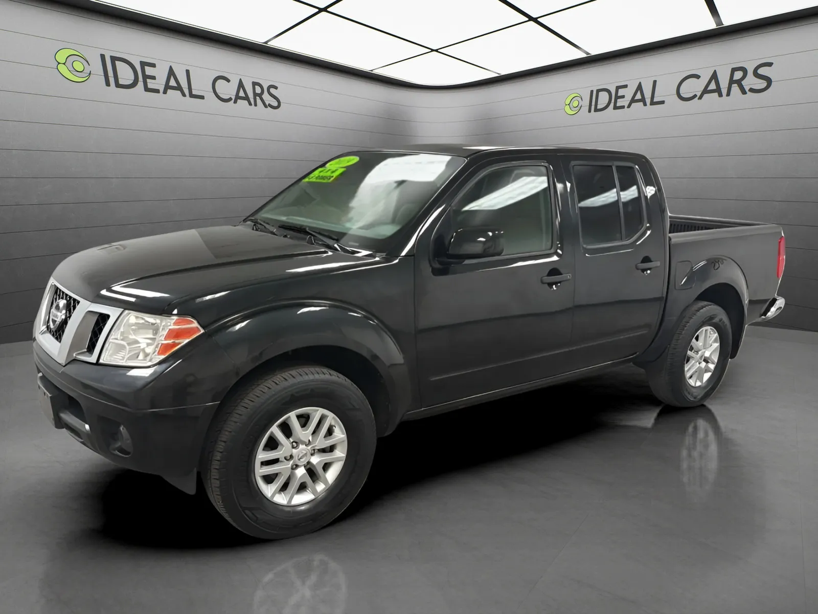 Black 2019 Nissan Frontier SV V6 for sale in Apache Junction, AZ