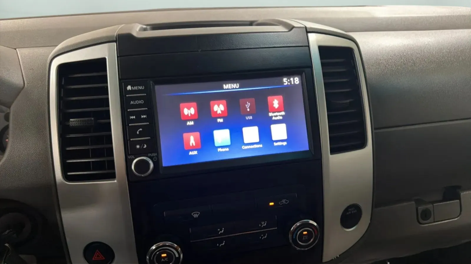 Nissan Frontier photo 13