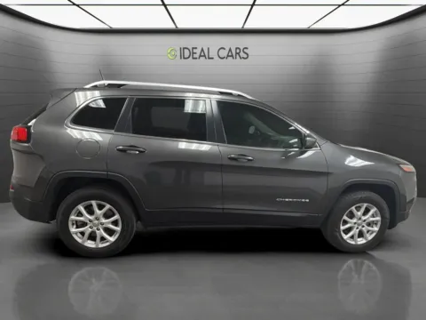 More photos of 2018 Jeep Cherokee Latitude Plus at Ideal Cars - Apache Junction, AZ