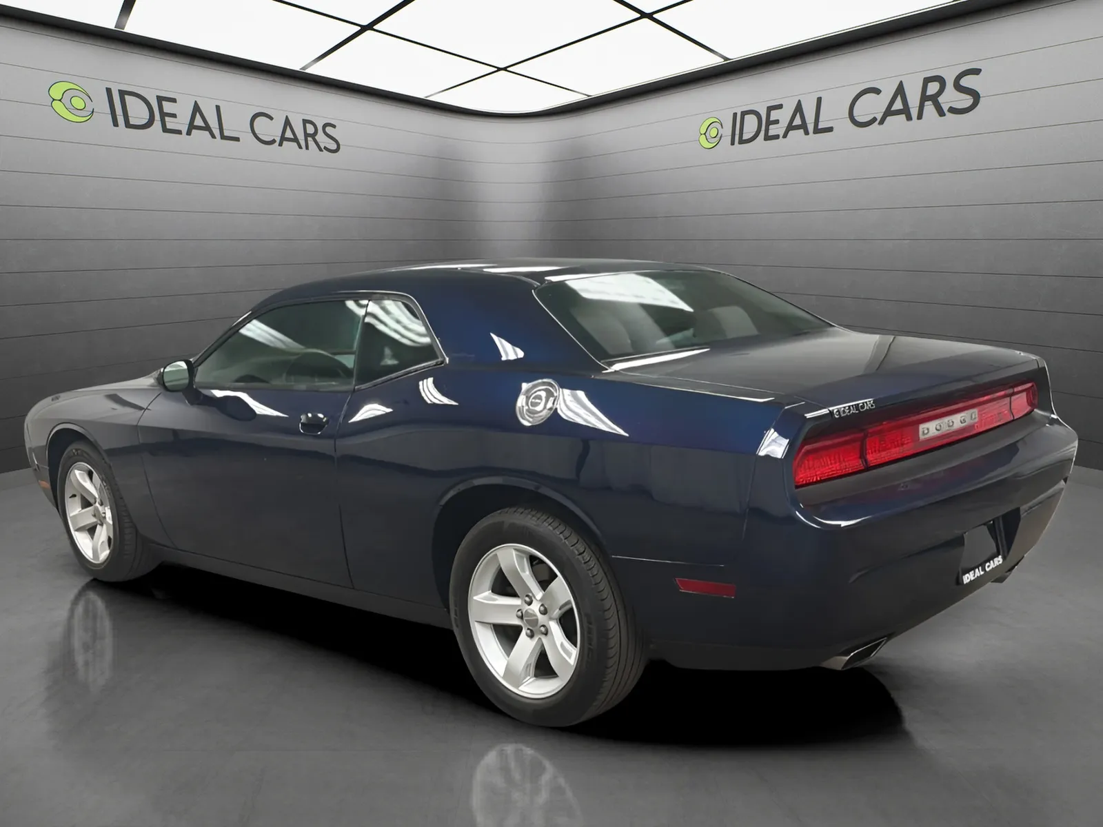 Dodge Challenger photo 3