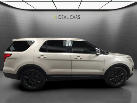 More photos of 2017 Ford Explorer XLT at Ideal Cars - Apache Junction, AZ