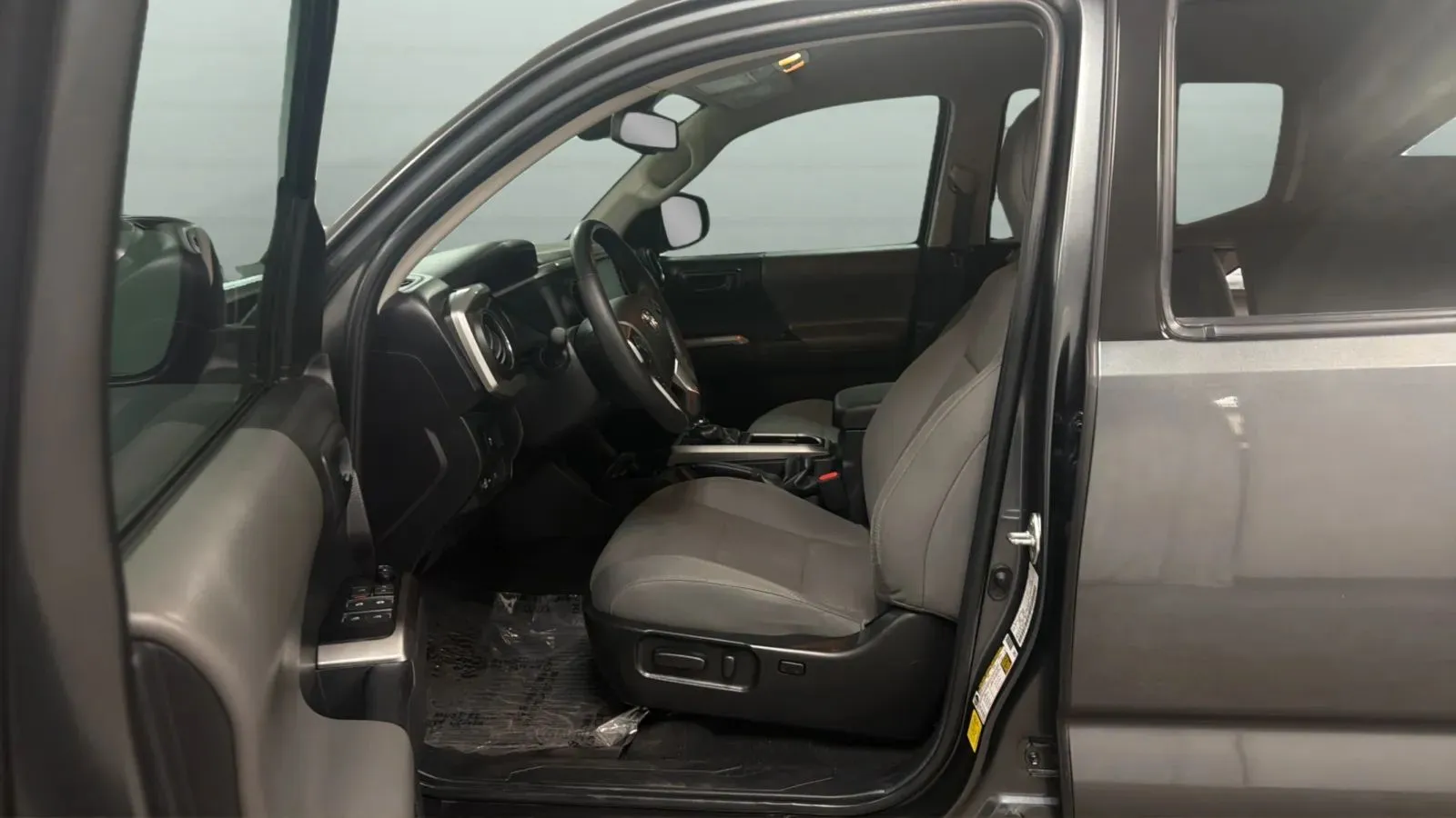 2023 Toyota Tacoma SR5 - Photo 21