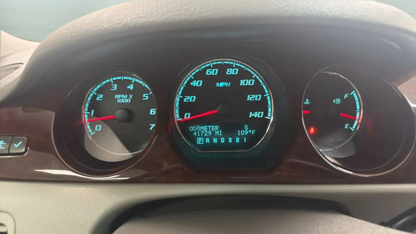Buick Lucerne photo 11