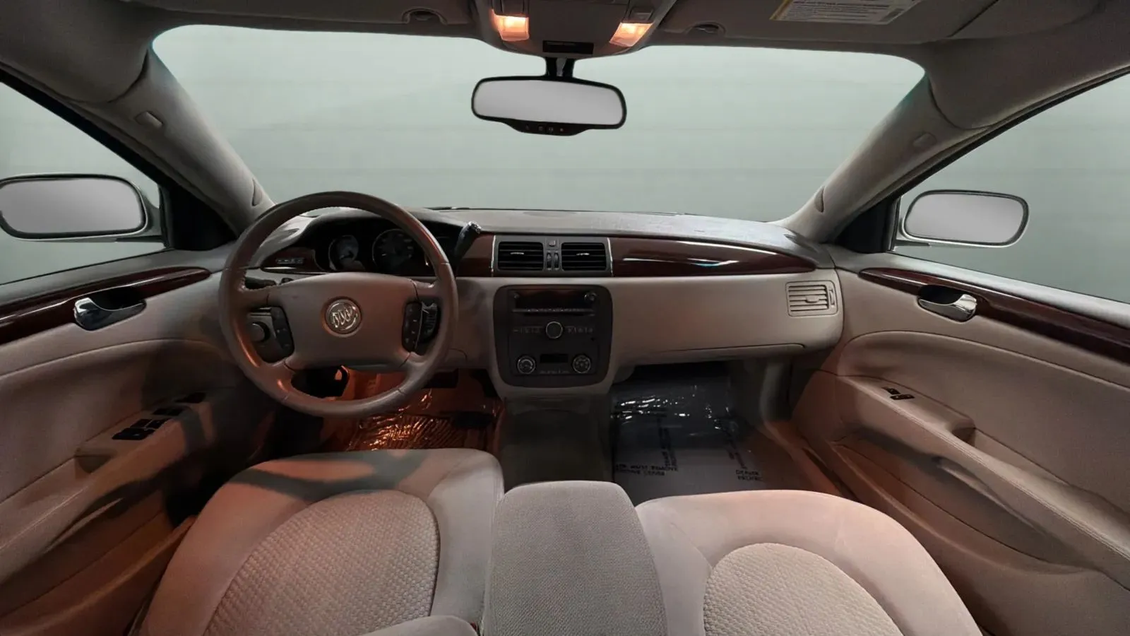 Buick Lucerne photo 9