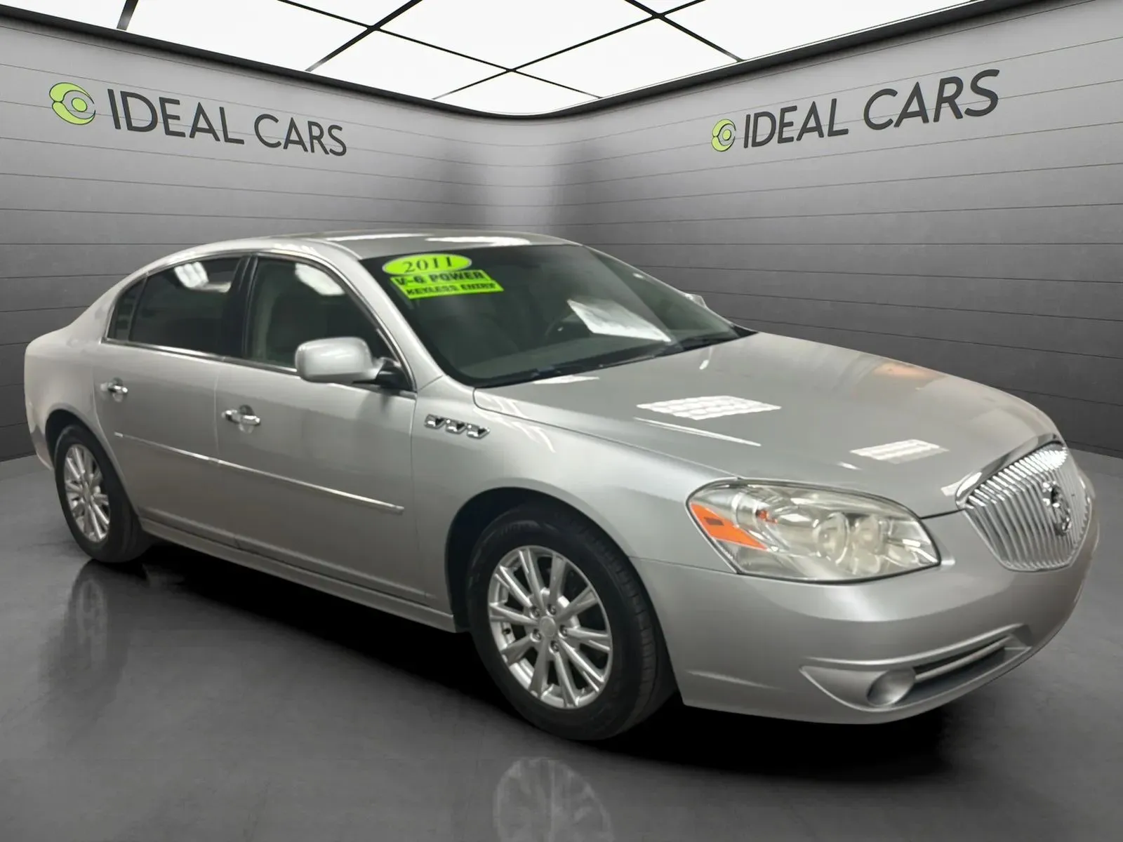 Buick Lucerne photo 3