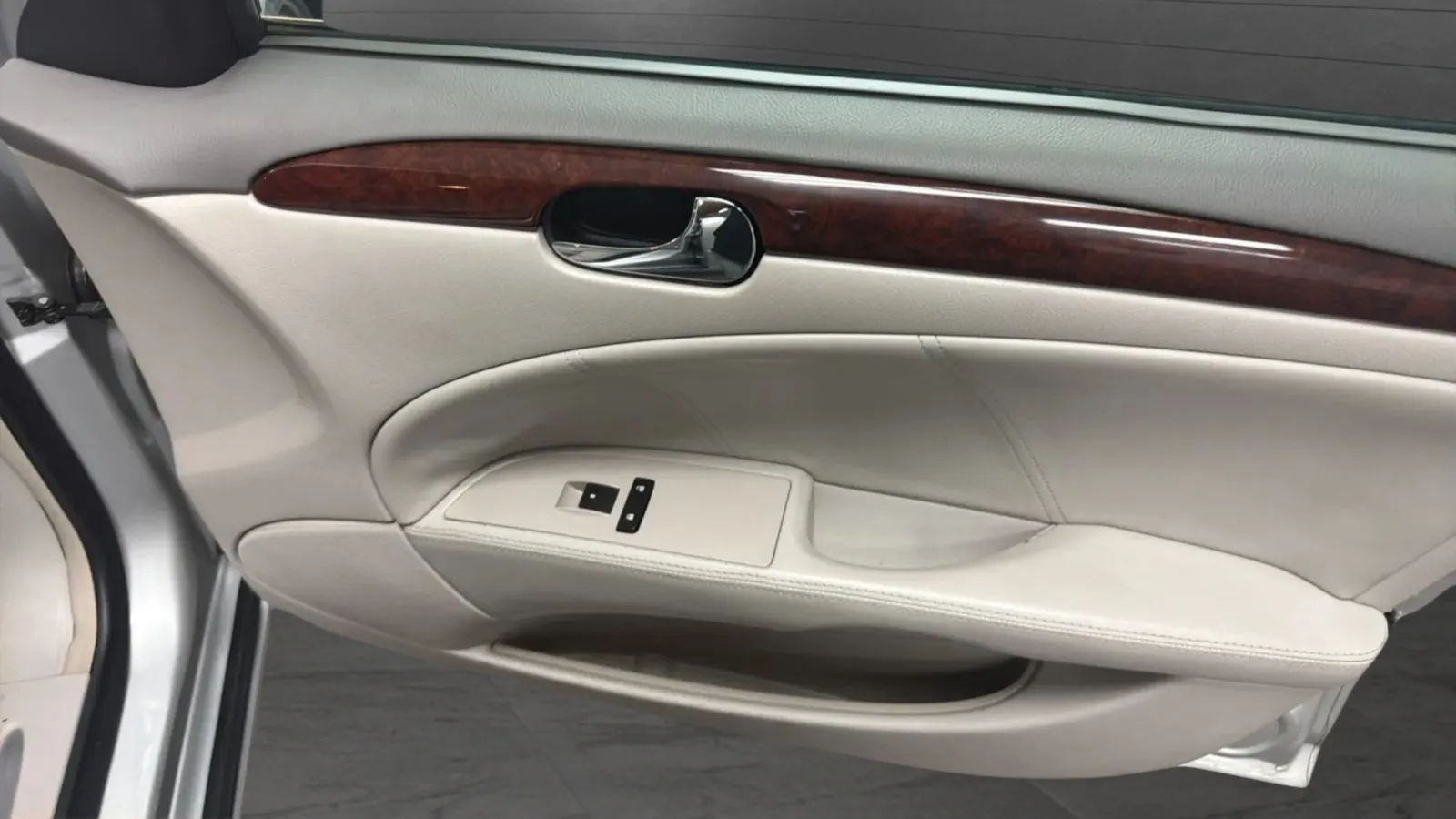 Buick Lucerne photo 15