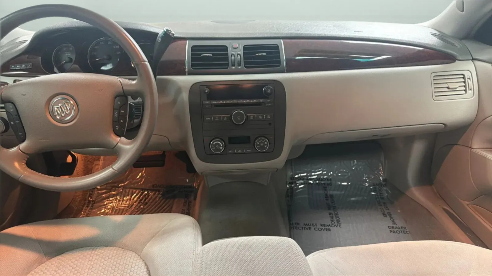 Buick Lucerne photo 14