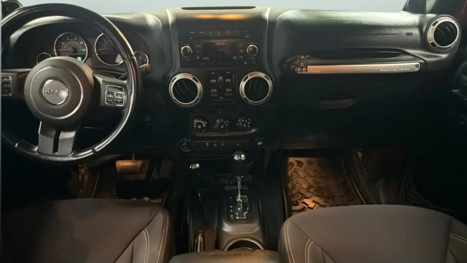 Jeep Wrangler photo 16