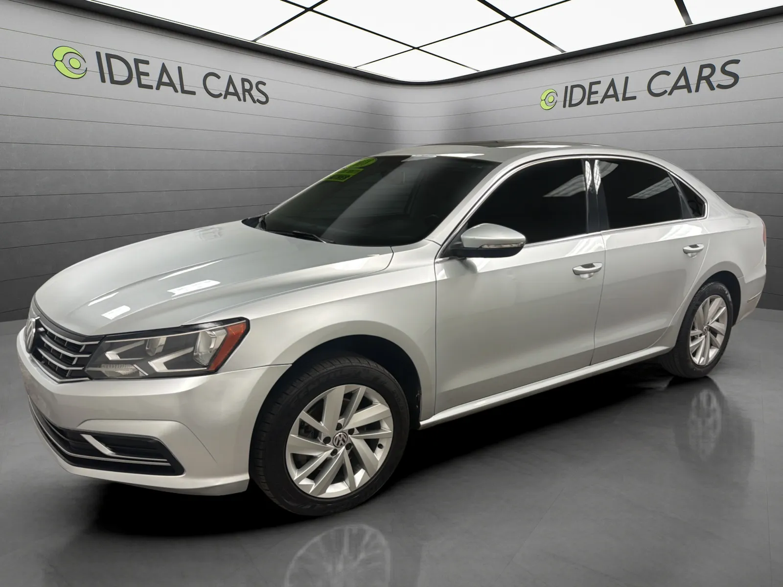 Silver 2018 Volkswagen Passat 2.0T SE for sale in Apache Junction, AZ