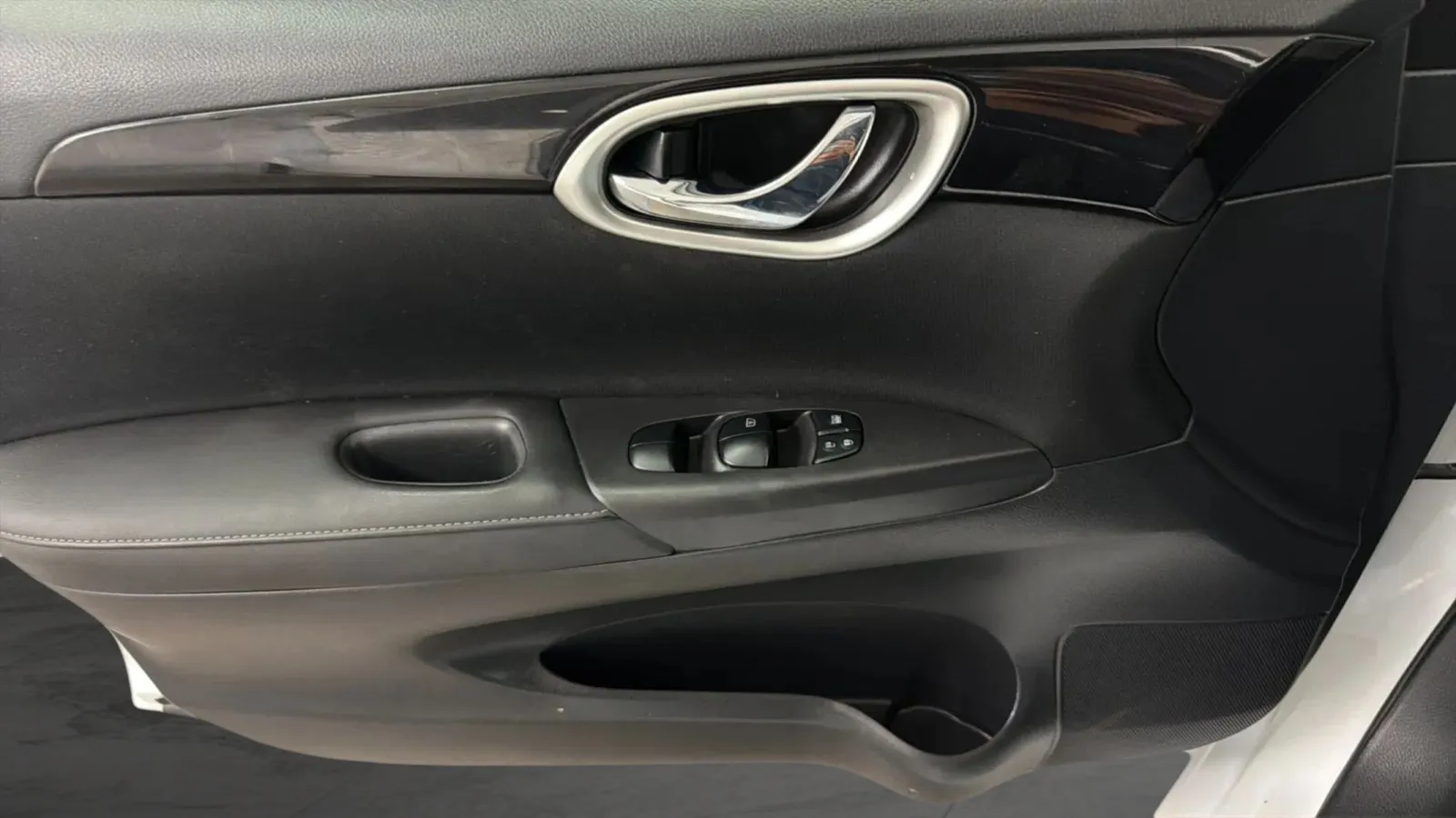 Nissan Sentra photo 23