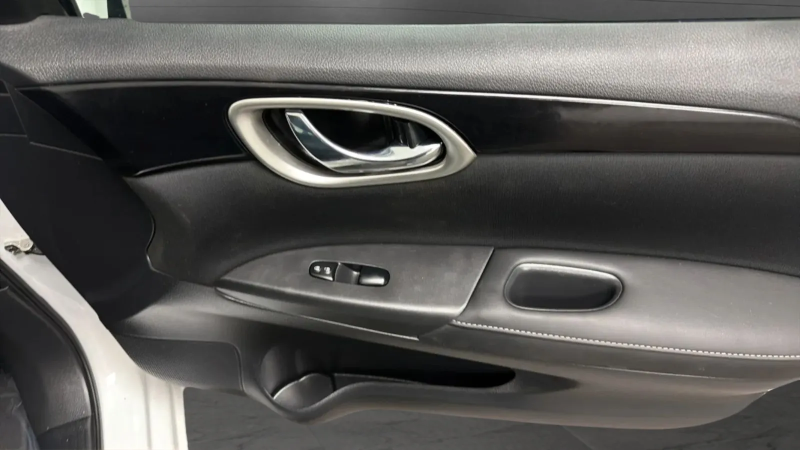 Nissan Sentra photo 24