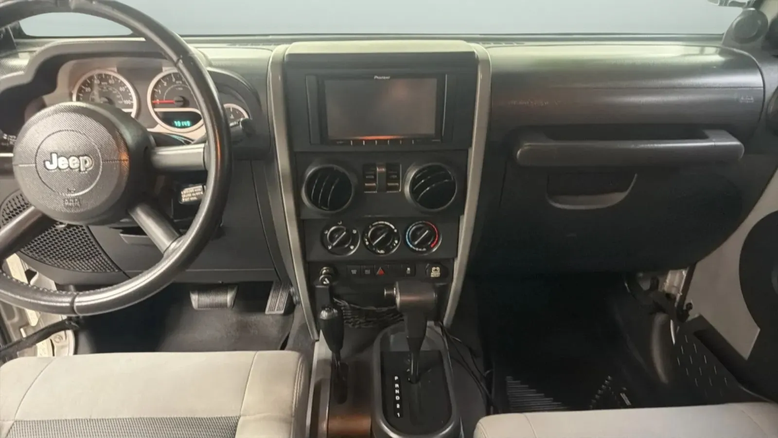 Jeep Wrangler photo 15