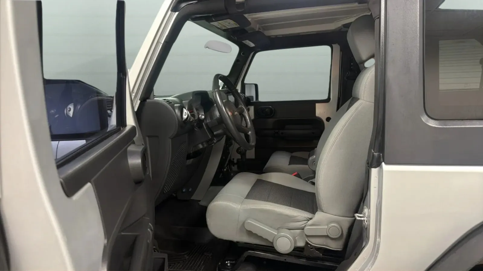Jeep Wrangler photo 19