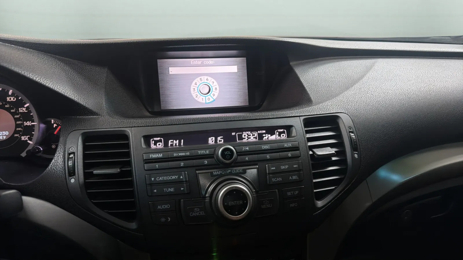 Acura TSX photo 14