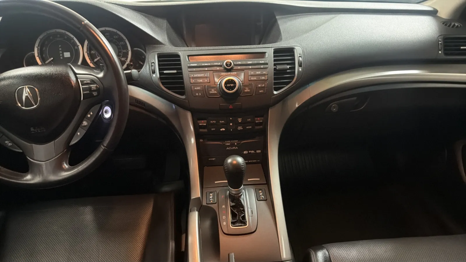 Acura TSX photo 16
