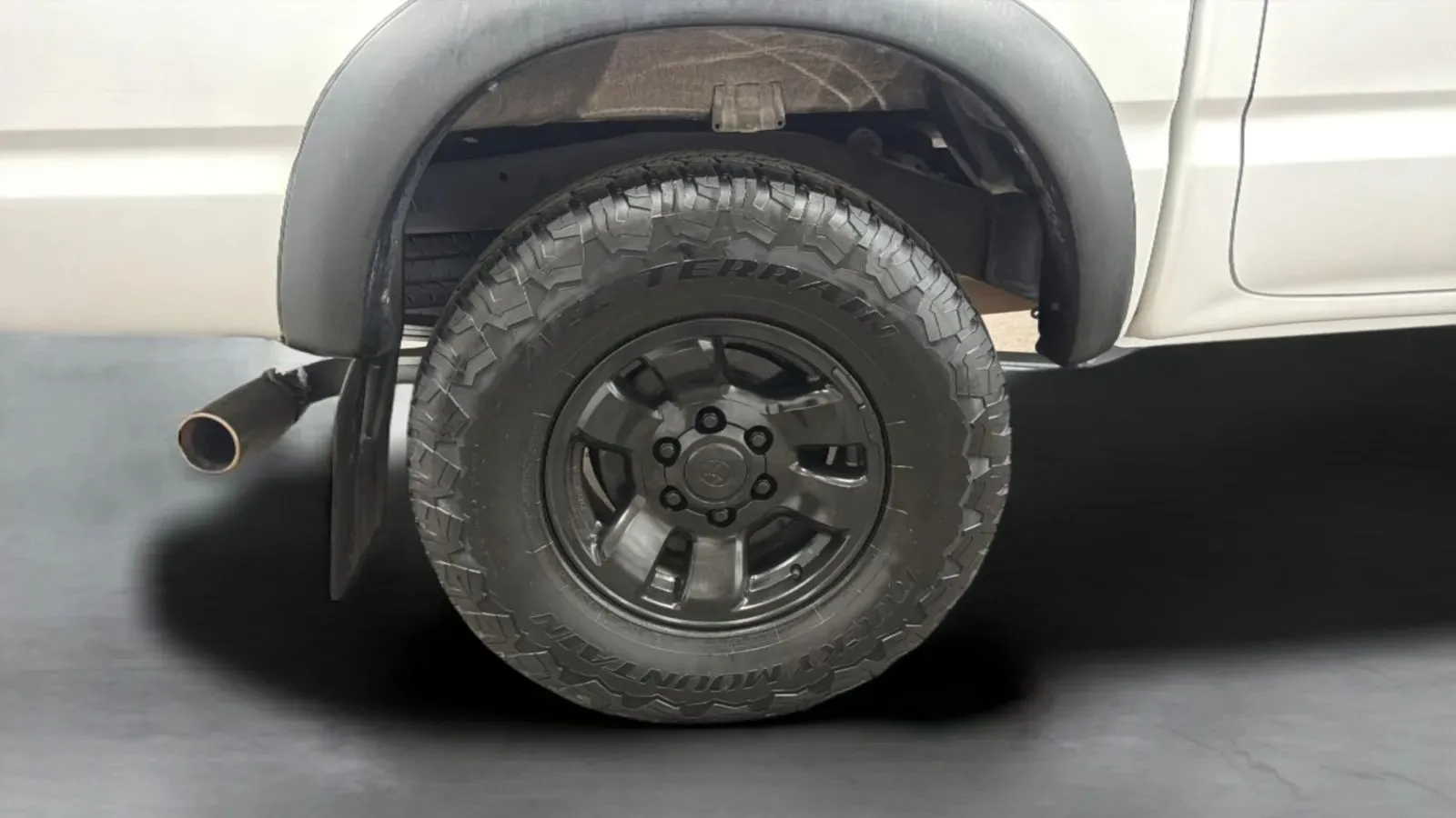 Toyota Tacoma photo 25