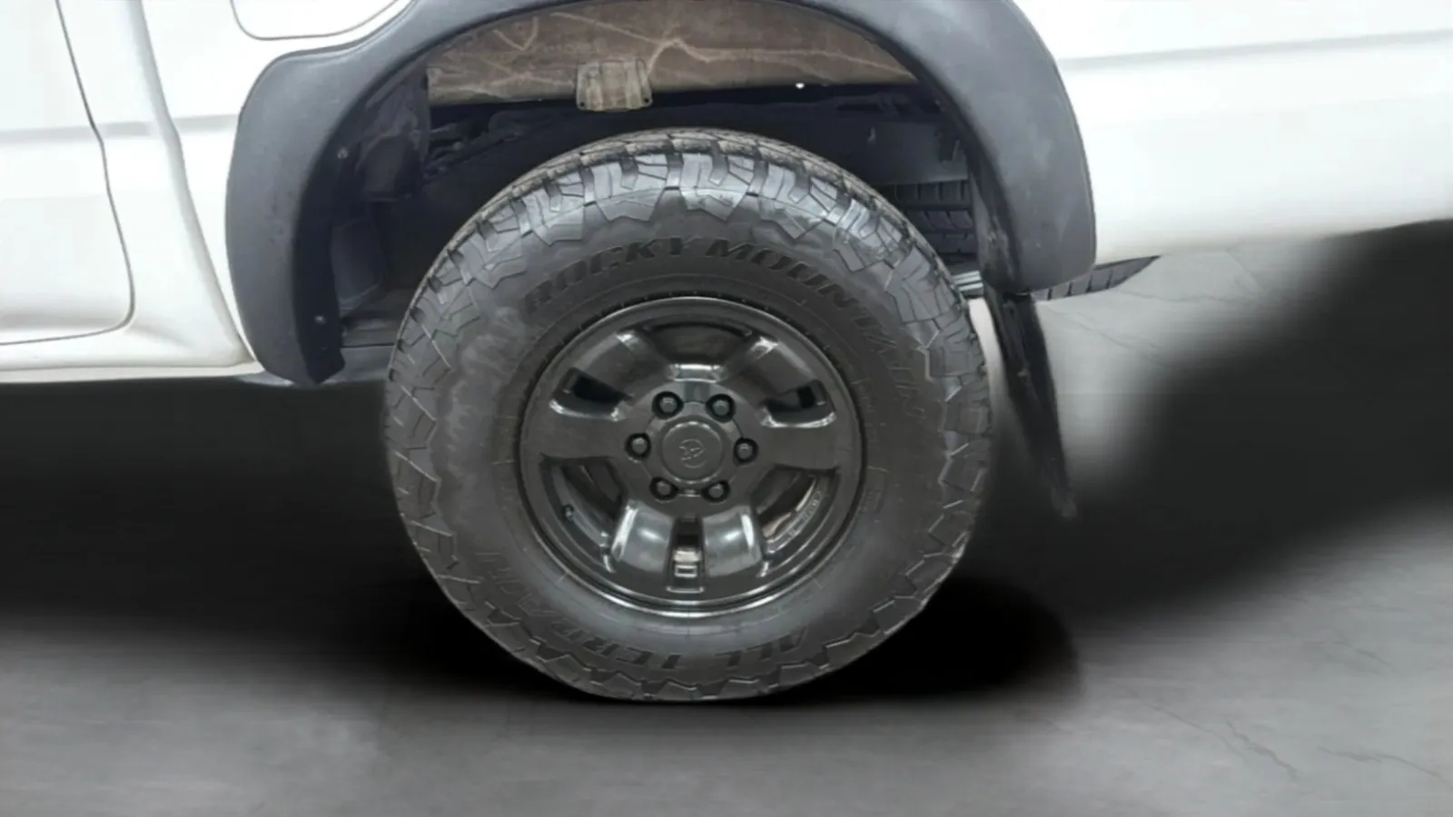 Toyota Tacoma photo 26