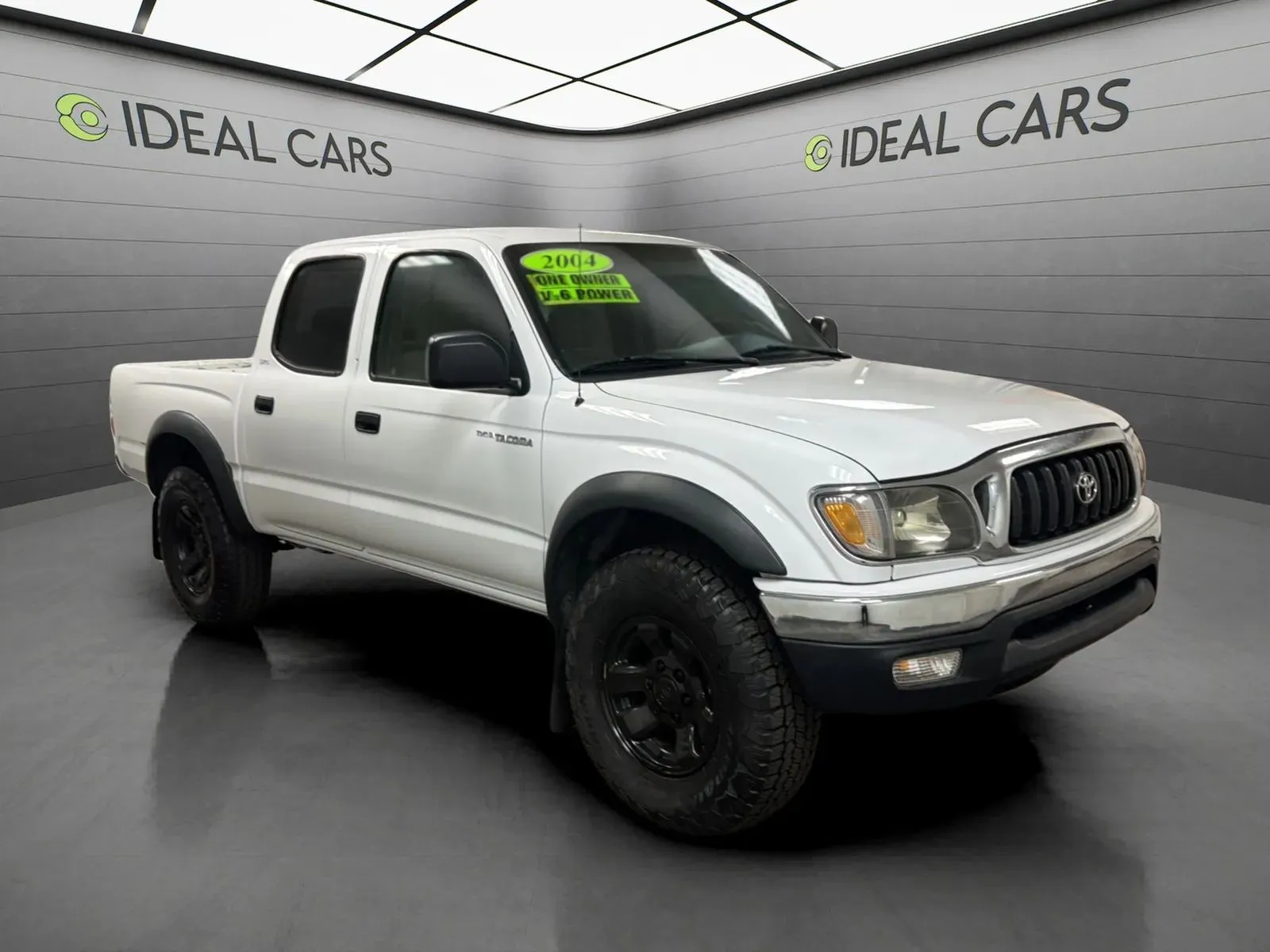 Toyota Tacoma photo 3