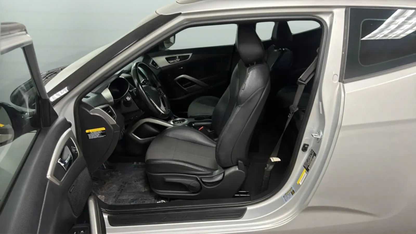 Hyundai Veloster photo 21