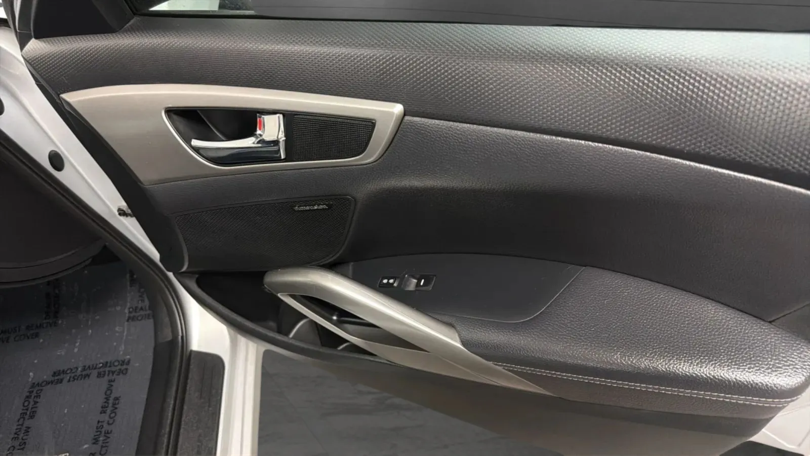 Hyundai Veloster photo 18