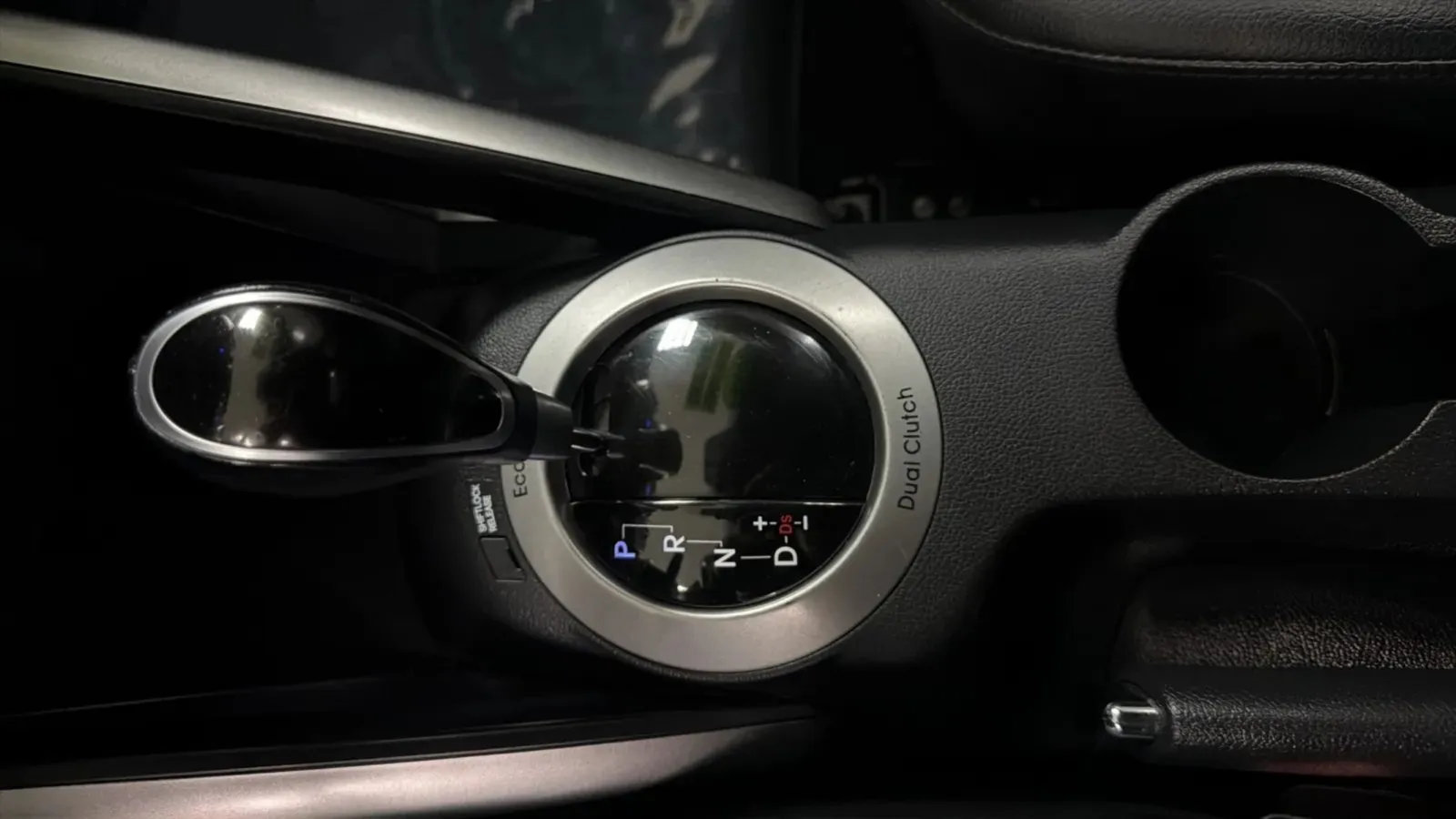 Hyundai Veloster photo 12