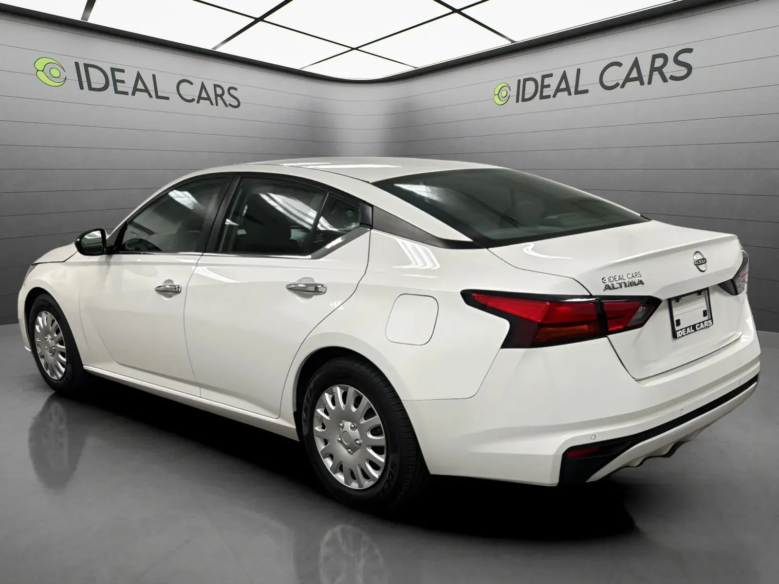 Nissan Altima photo 7