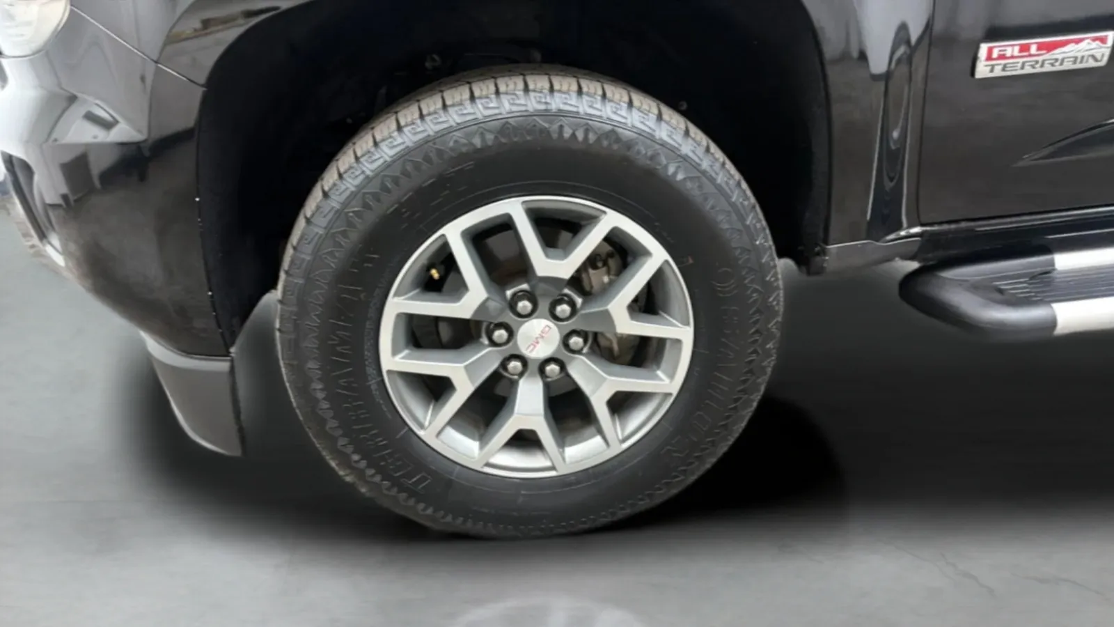GMC Canyon photo 28