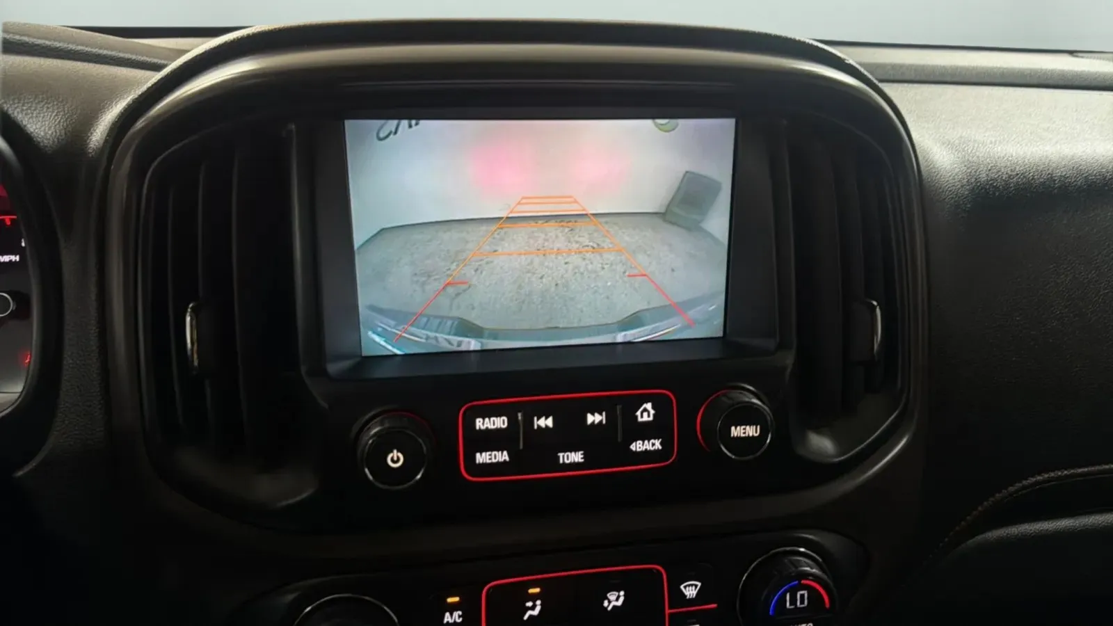 GMC Canyon photo 14