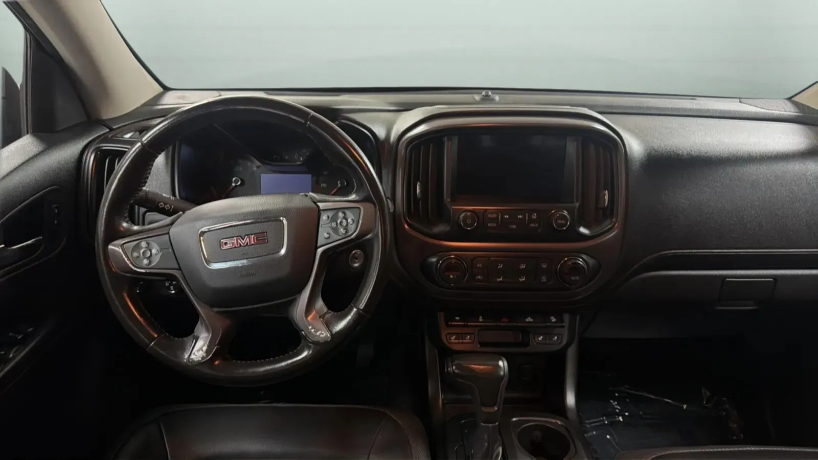 GMC Canyon photo 10