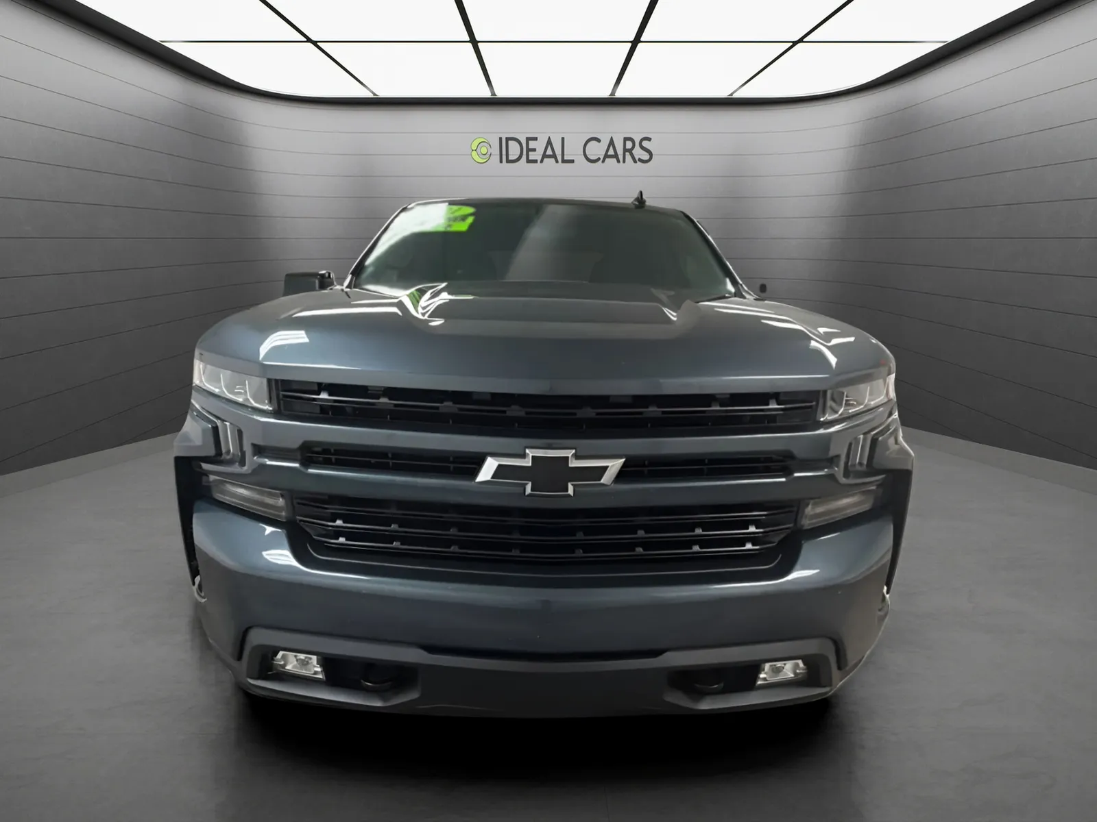 Chevrolet Silverado photo 2