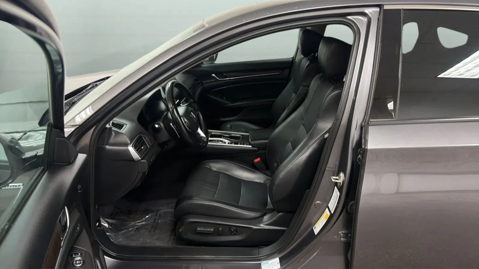 Honda Accord photo 19