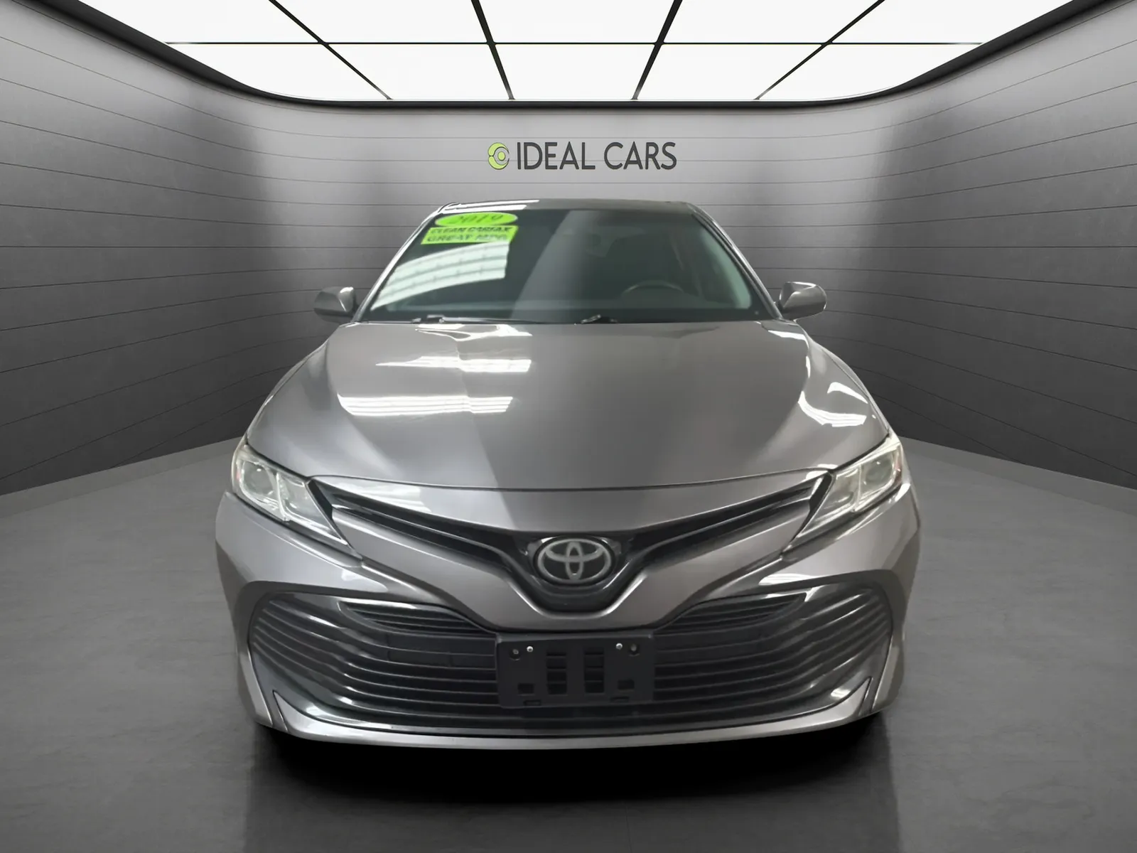 Toyota Camry photo 2