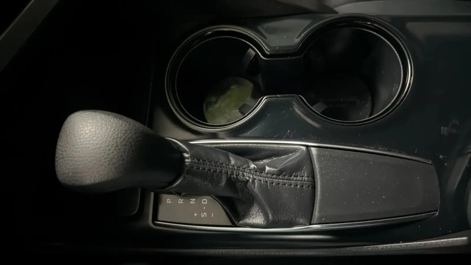 Toyota Camry photo 12