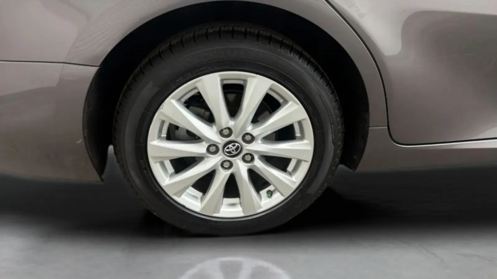 Toyota Camry photo 26