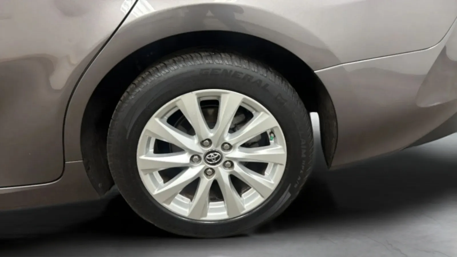 Toyota Camry photo 27