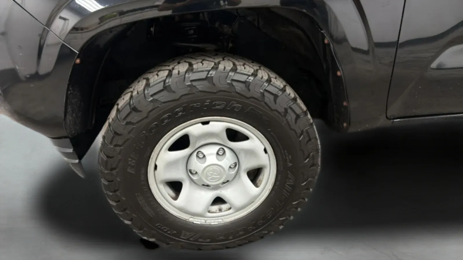 Toyota Tacoma photo 26
